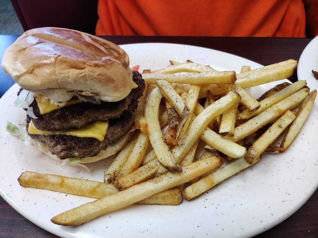 John and Loreta Family Restaurant | restaurant | 6030 Broadview Rd, Parma, OH 44134, USA | 4408570571 OR +1 440-857-0571