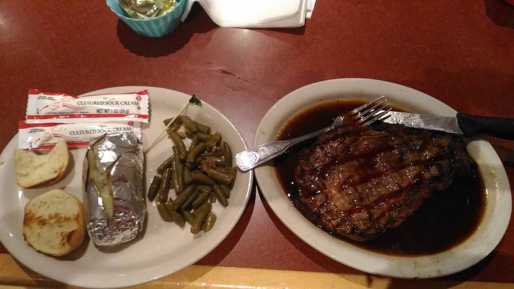 Pierson Family Restaurant | restaurant | 302 S Center St, Pierson, FL 32180, USA | 3867499979 OR +1 386-749-9979