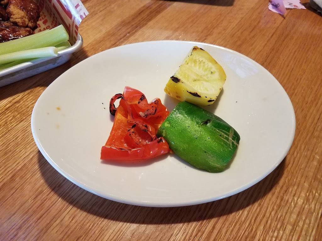 Applebees Grill + Bar | restaurant | 904 Great E Plaza, Niles, OH 44446, USA | 3305440780 OR +1 330-544-0780