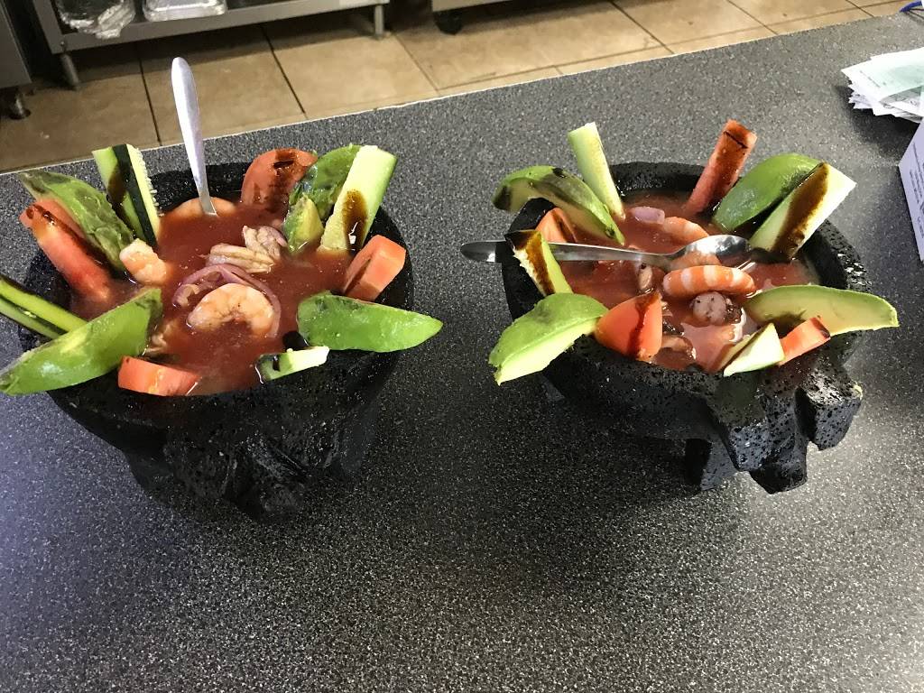 Tacos Y Mariscos Casa Tabares | restaurant | 330 Kern St, Taft, CA 93268, USA | 6617454898 OR +1 661-745-4898