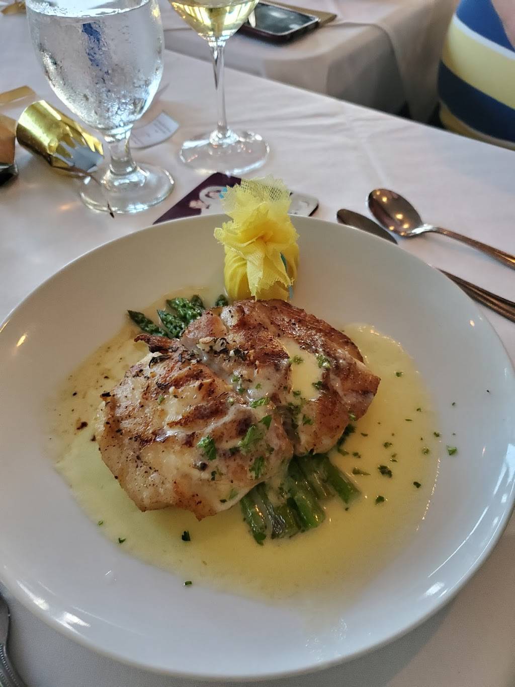 The Pioneer Club | restaurant | 127 Broad St, Lake Charles, LA 70601, USA | 3374362805 OR +1 337-436-2805