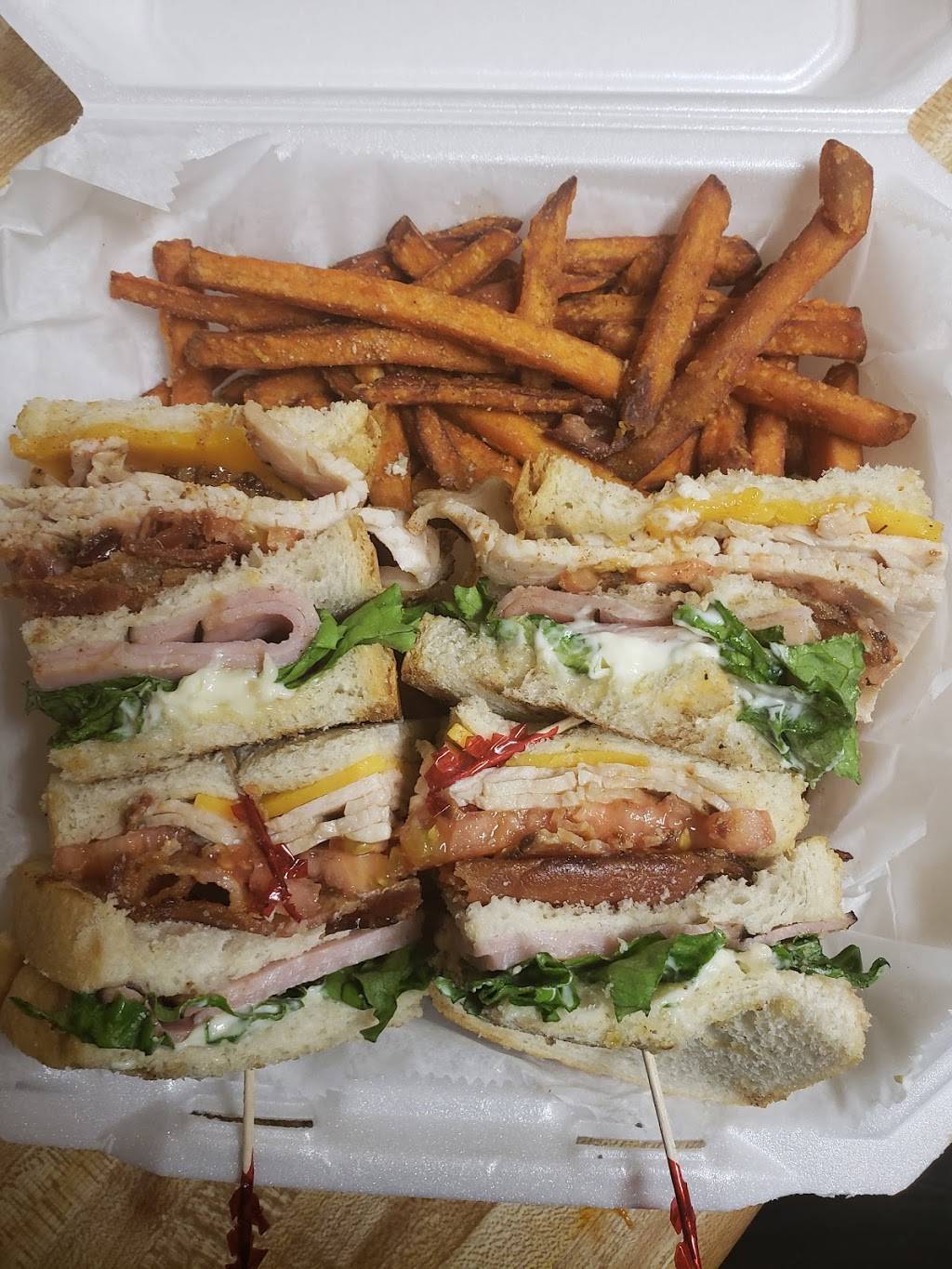 SportsBook of Charleston | restaurant | 4950 Centre Pointe Dr #166, North Charleston, SC 29418, USA | 8437459555 OR +1 843-745-9555