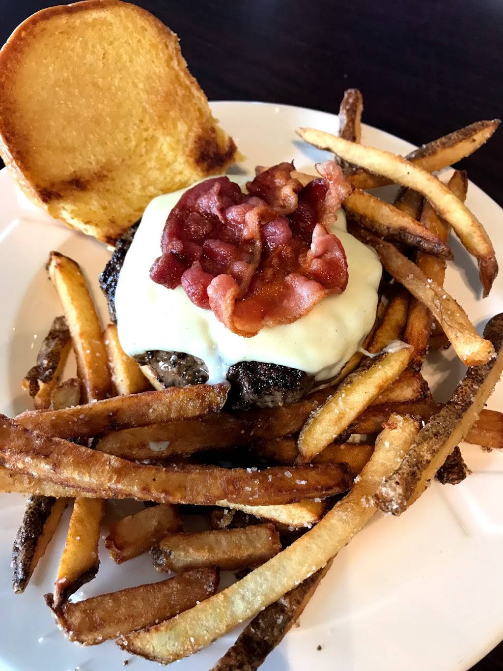 Washington Hunters Oak Country Club | restaurant | 500 Amberly Farm Ln, Queenstown, MD 21658, USA | 4108270800 OR +1 410-827-0800