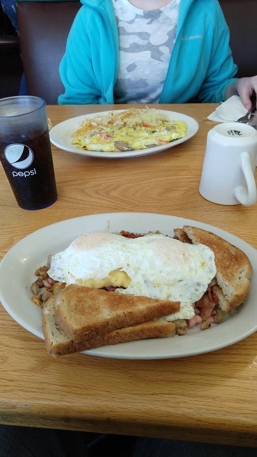 Country Garden Restaurant | restaurant | 913 W Exchange St, Brodhead, WI 53520, USA | 6088974483 OR +1 608-897-4483