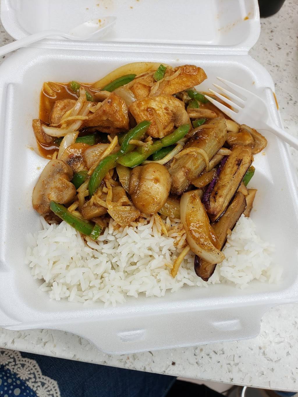 Fusia Asian Restaurant | restaurant | 1 Eglinton Square, Scarborough, ON M1L 2K1, Canada | 6473498878 OR +1 647-349-8878