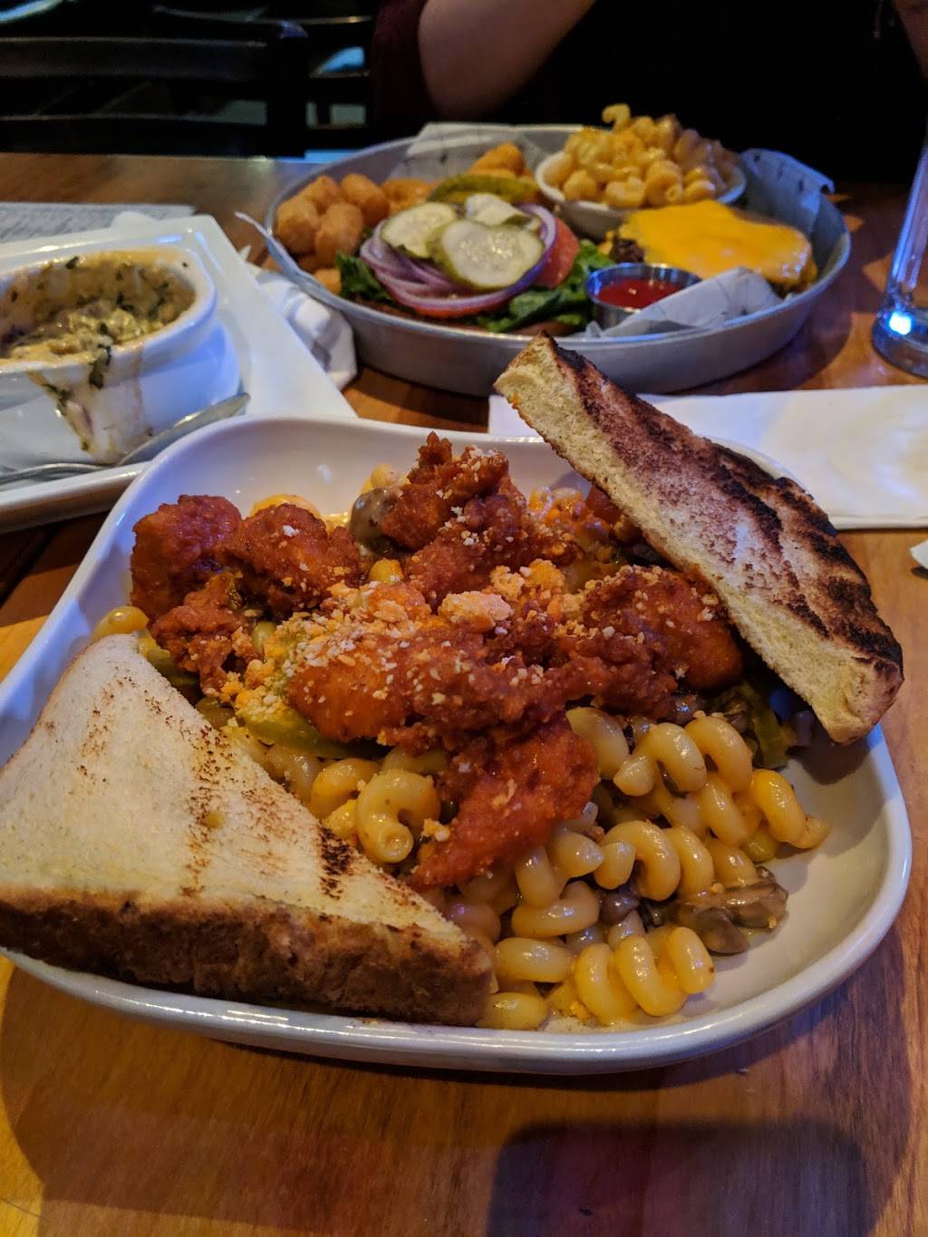 Fatpour Tap Works - Wicker Park | restaurant | 2005 W Division St, Chicago, IL 60622, USA | 7736988940 OR +1 773-698-8940