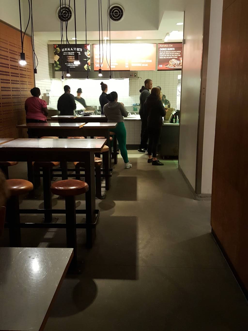 Chipotle Mexican Grill | restaurant | 413 8th St SE, Washington, DC 20003, USA | 2024643390 OR +1 202-464-3390