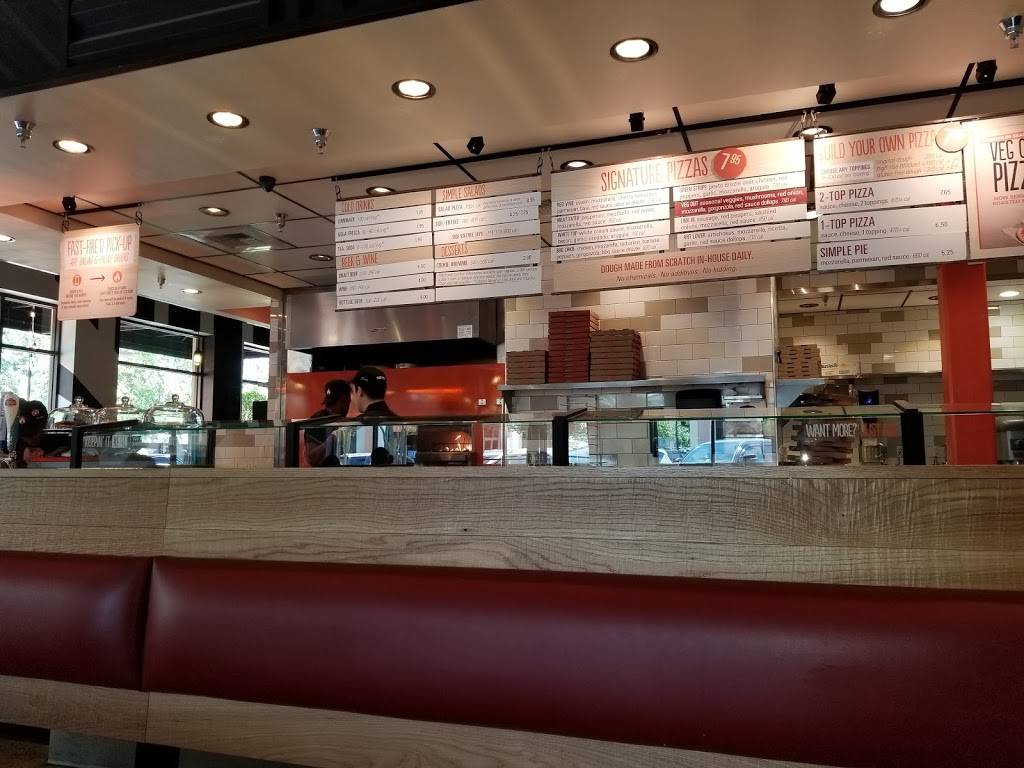 Blaze Pizza | meal takeaway | 471 Town Center Pl, Columbia, SC 29229, USA | 8034084181 OR +1 803-408-4181