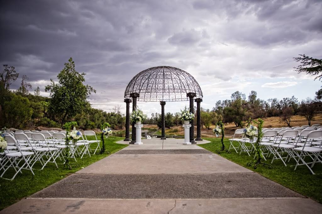 Blue Heron | restaurant | 30250 Yosemite Springs Pkwy, Coarsegold, CA 93614, USA | 5596586969 OR +1 559-658-6969