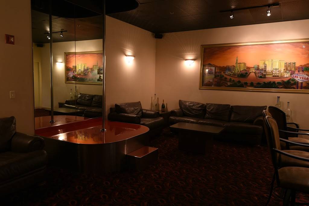 Tootsies Cabaret | restaurant | 4546, 150 NW 183rd St, Miami, FL 33169, USA | 3056515822 OR +1 305-651-5822