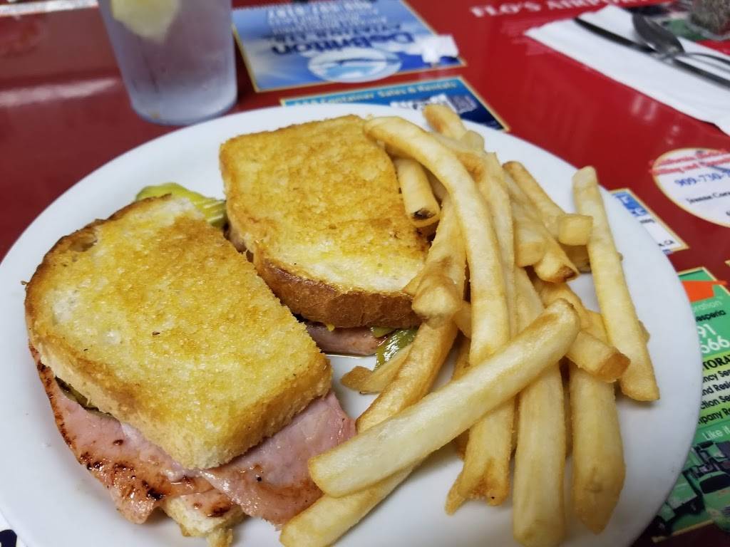 Flos Airport Cafe | cafe | Chino Airport, 7000 Merrill Ave #8, Chino, CA 91710, USA | 9095973416 OR +1 909-597-3416