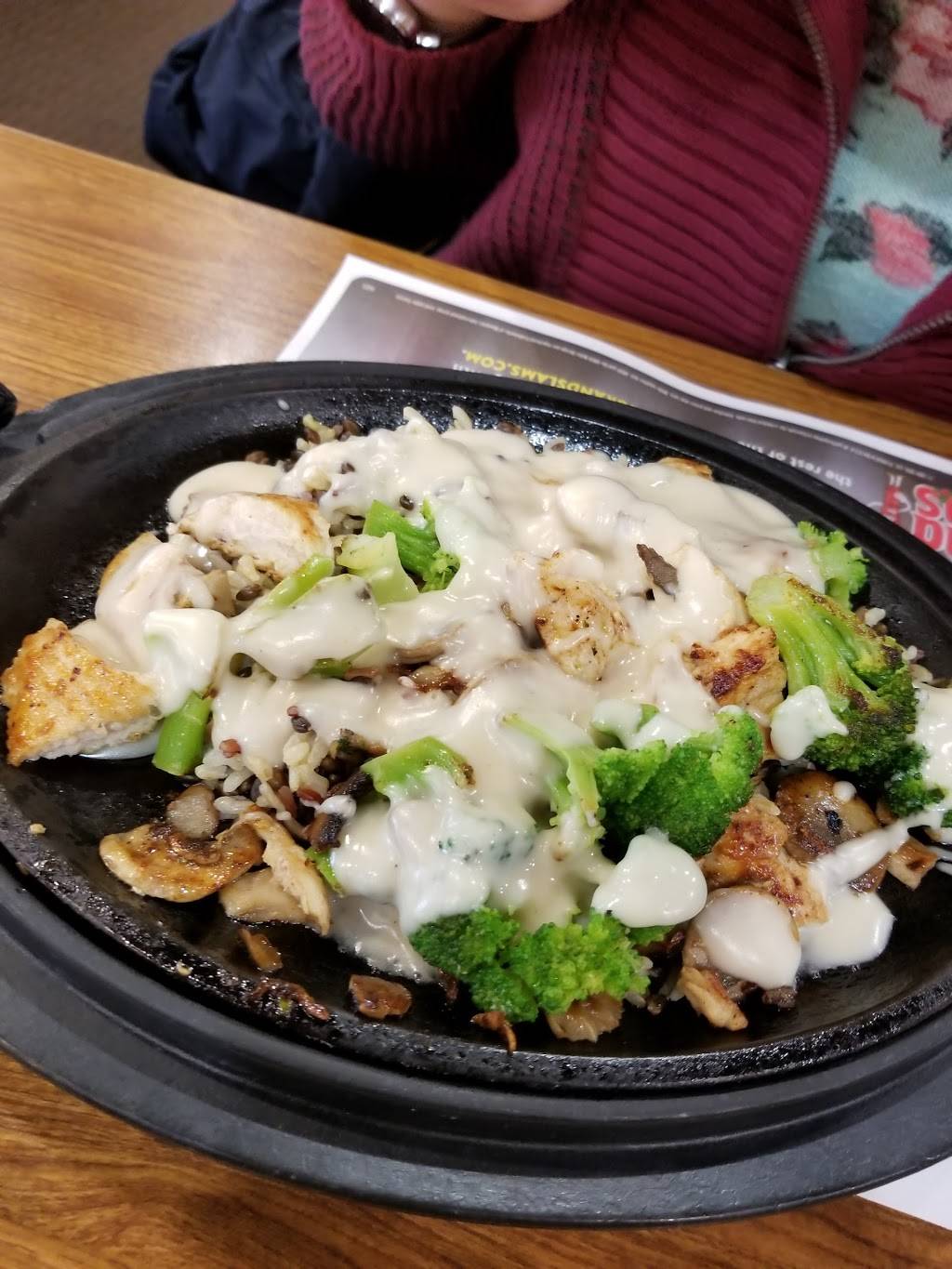 Dennys | restaurant | 80 McIntosh Plaza, Newark, DE 19713, USA | 3027384671 OR +1 302-738-4671