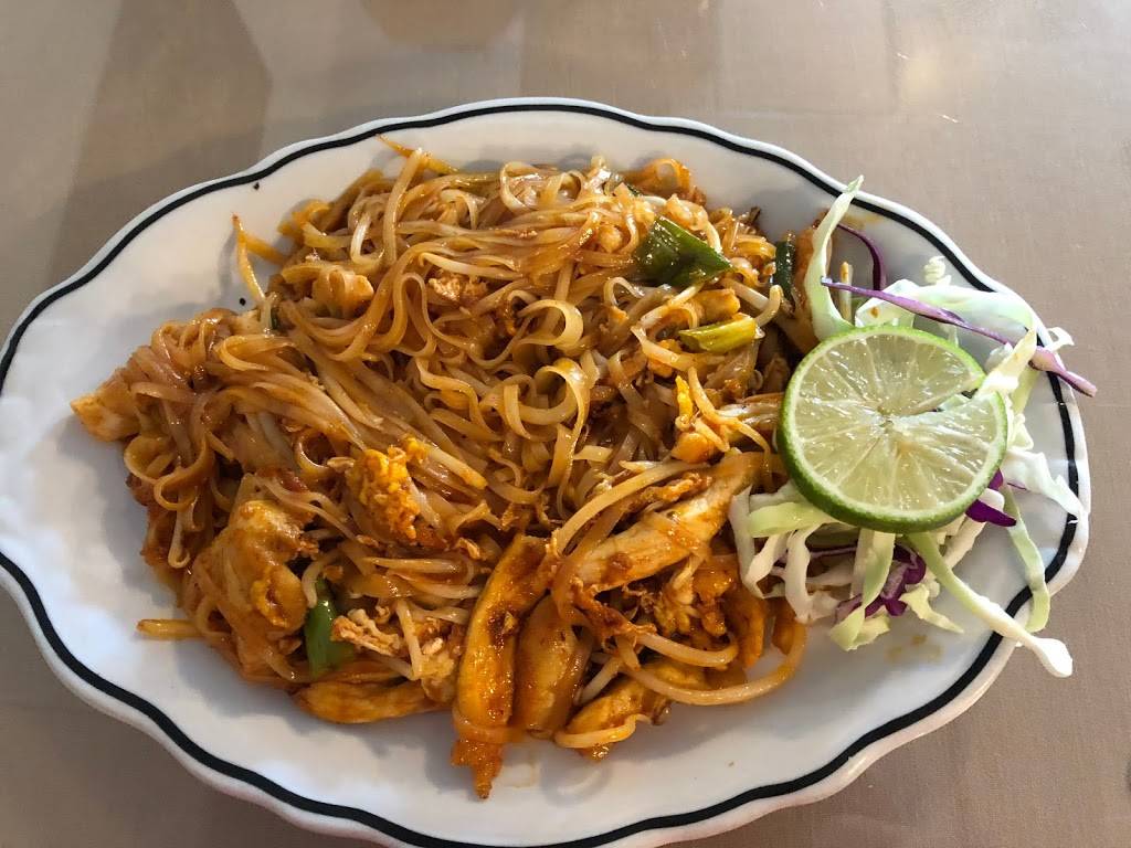 Royal Thai Café | restaurant | 40766 Village Dr, Big Bear Lake, CA 92315, USA | 9098662808 OR +1 909-866-2808
