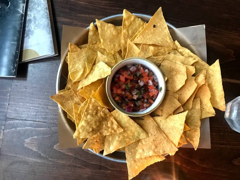 La Carnita | restaurant | 100 City Centre Dr, Mississauga, ON L5B 2C9, Canada | 9057661947 OR +1 905-766-1947