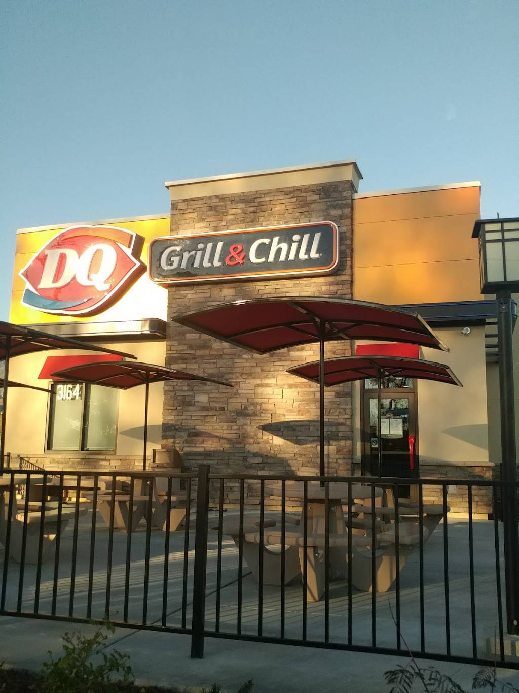 Dairy Queen Grill & Chill | restaurant | 3164 Kendall Dr, San Bernardino, CA 92407, USA | 9093526126 OR +1 909-352-6126
