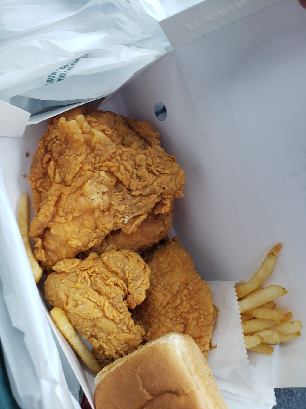 Southern Classic Chicken | meal takeaway | 1317 Winnsboro Road, Monroe, LA 71202, USA | 3183256625 OR +1 318-325-6625