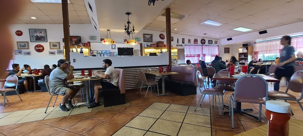 Roadside Restaurant | restaurant | 319 S Bloomfield Blvd, Bloomfield, NM 87413, USA | 5056329940 OR +1 505-632-9940