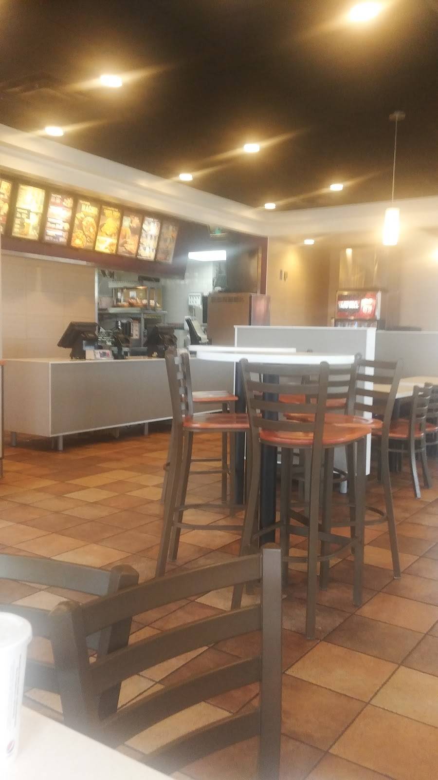 Taco Bell | meal takeaway | 4143 N 76th St, Milwaukee, WI 53222, USA | 4145271227 OR +1 414-527-1227