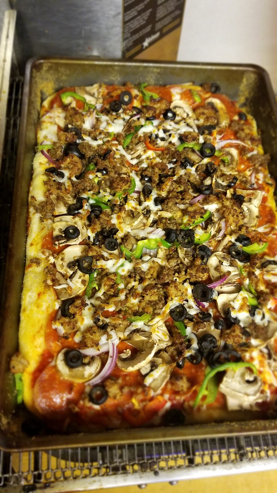 Pizza at the Branch | restaurant | 7640 CA-147, Lake Almanor, CA 96137, USA | 5305964505 OR +1 530-596-4505