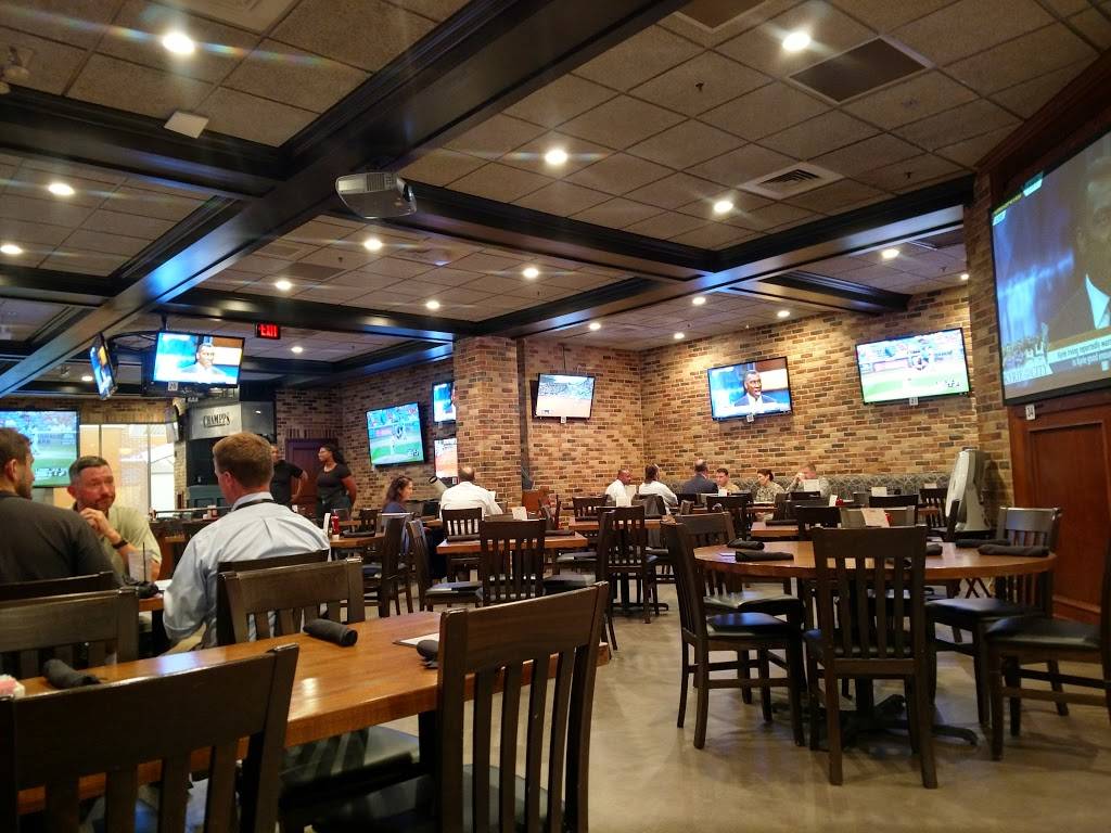 Champps | restaurant | 1201 S Joyce St, Arlington, VA 22202, USA | 7034143601 OR +1 703-414-3601