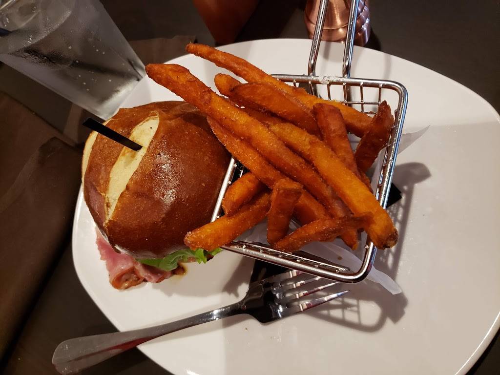 110 Grill - Hadley | restaurant | 355 Russell St, Hadley, MA 01035, USA | 4135840110 OR +1 413-584-0110