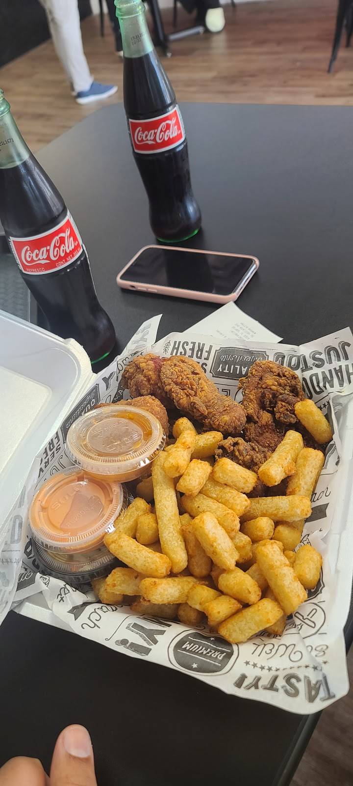 Pollito chicken | restaurant | 2901 Parkway Blvd, Kissimmee, FL 34747, USA | 4074837527 OR +1 407-483-7527