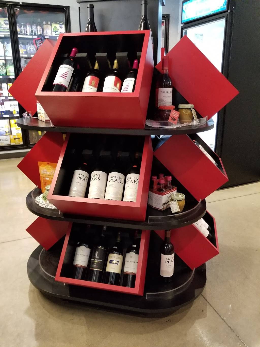 Retro Junction | restaurant | 7010 N Cedar Ave, Fresno, CA 93720, USA | 5593230167 OR +1 559-323-0167