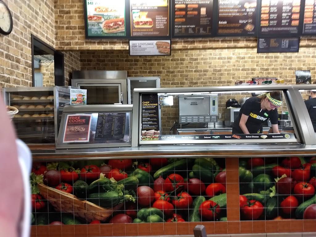 Subway | meal takeaway | 3250 N Campbell Ave Suite 100, Tucson, AZ 85719, USA | 5203253395 OR +1 520-325-3395