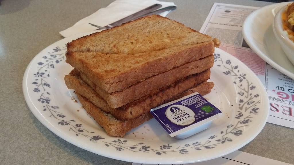 Central Plaza Diner | restaurant | 1686 Central Park Ave, Yonkers, NY 10710, USA | 9147798030 OR +1 914-779-8030