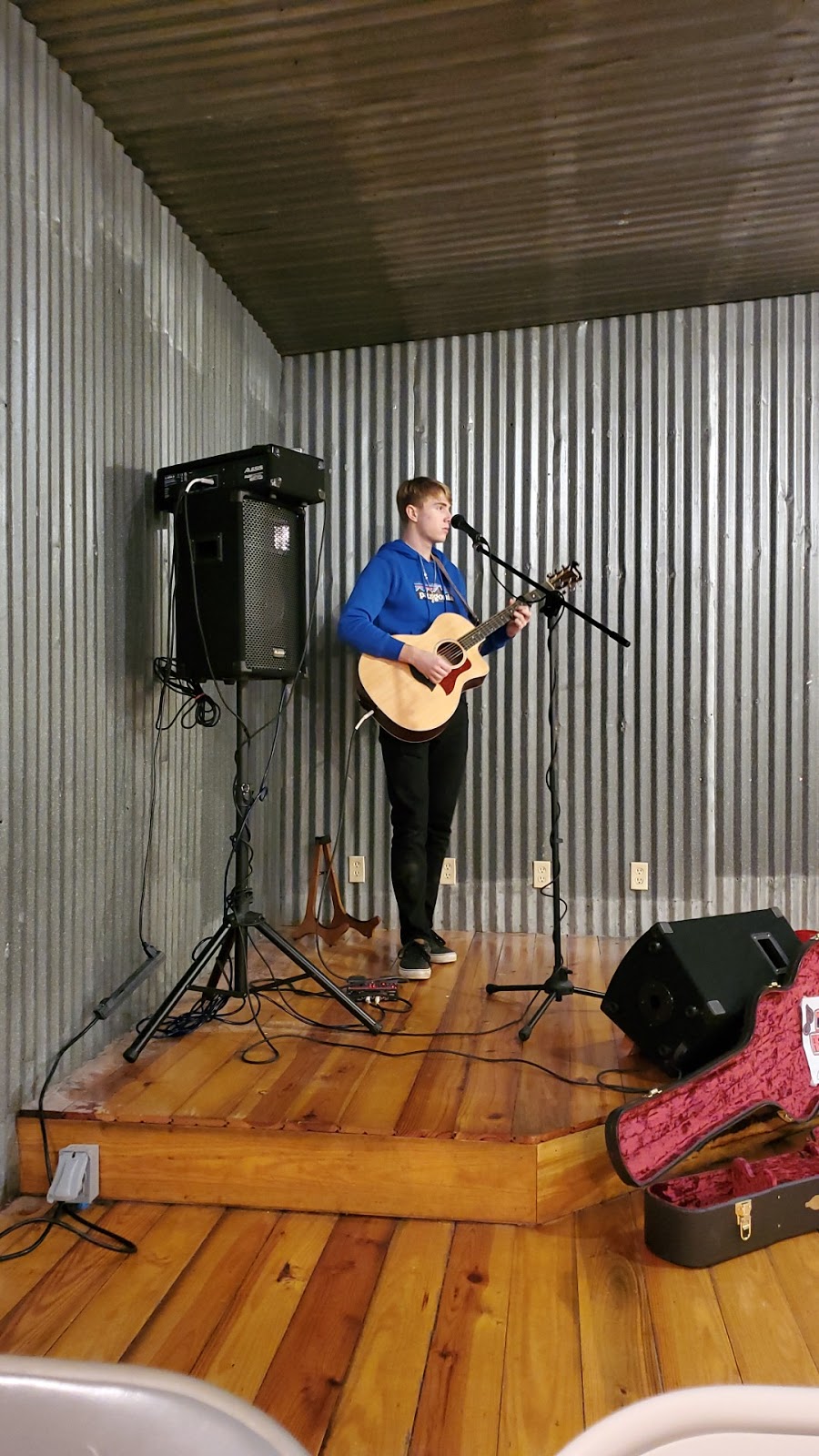 Chiefs Hideaway | restaurant | 3091 US-80, Calhoun, LA 71225, USA | 3185993002 OR +1 318-599-3002