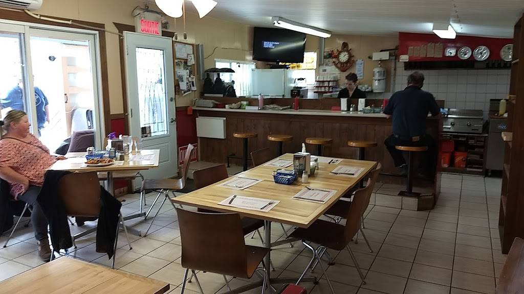 Restaurant La petite Venise | restaurant | 41 Rue de la Fabrique, Saint-Rémi-de-Tingwick, QC J0A 1K0, Canada | 8197407172 OR +1 819-740-7172