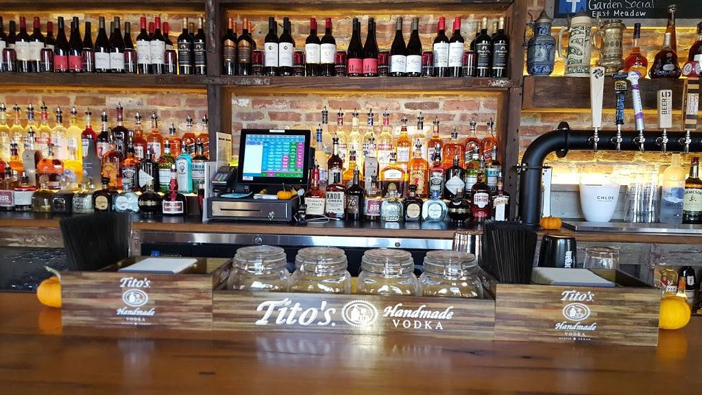 Garden Social Beer Garden & Kitchen | restaurant | 1964 Hempstead Turnpike, East Meadow, NY 11554, USA | 5167505338 OR +1 516-750-5338