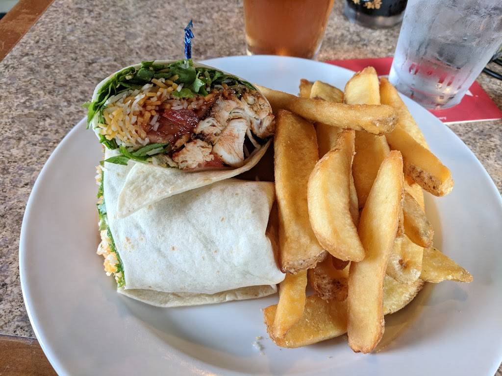 Crosstown Pub & Grill | restaurant | 3322, 140 E Chatham St, Cary, NC 27511, USA | 9196502853 OR +1 919-650-2853