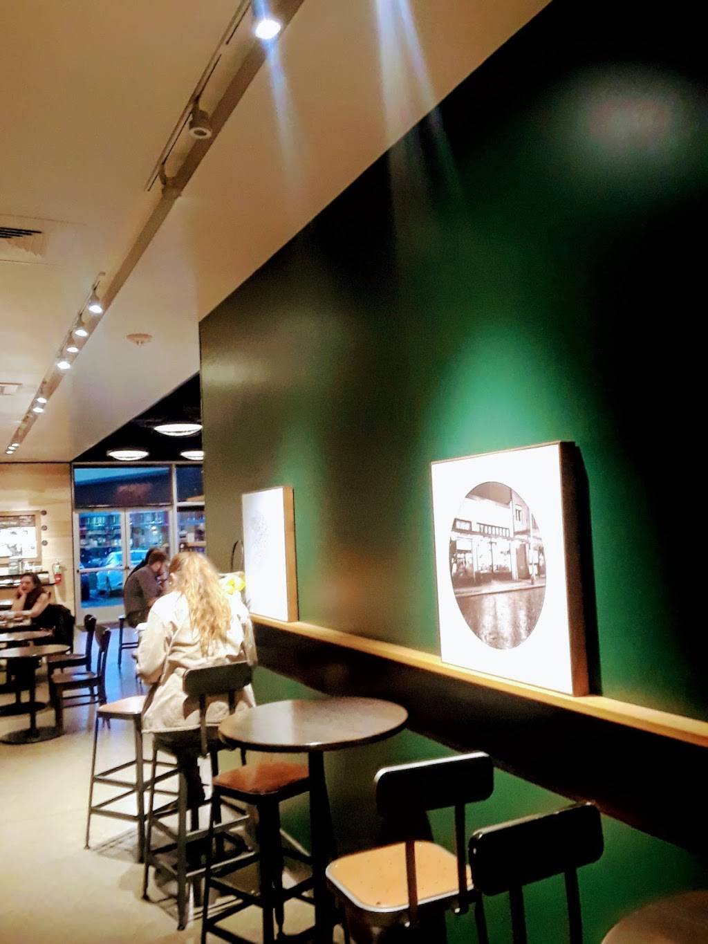 Starbucks | cafe | 2095 Fair Oaks Blvd, Sacramento, CA 95825, USA | 9162921248 OR +1 916-292-1248