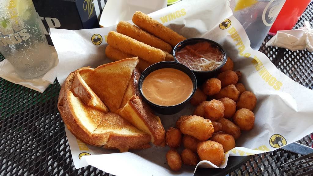 Buffalo Wild Wings | restaurant | 6385 Carlisle Pike, Mechanicsburg, PA 17050, USA | 7176972142 OR +1 717-697-2142