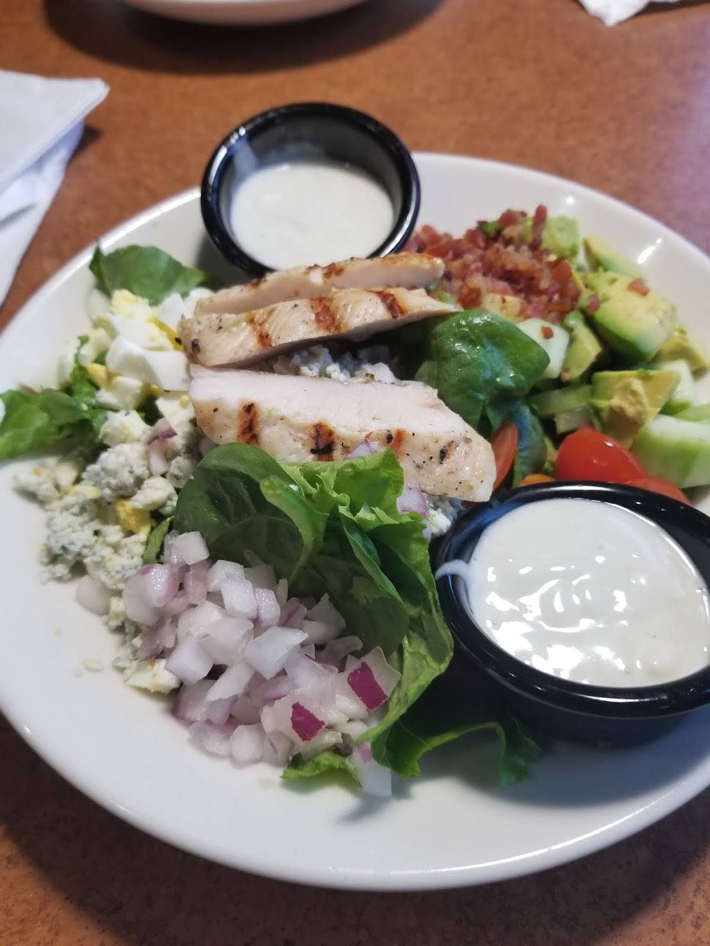 TGI Fridays | restaurant | 1725 S Alameda St, Compton, CA 90220, USA | 3107639830 OR +1 310-763-9830