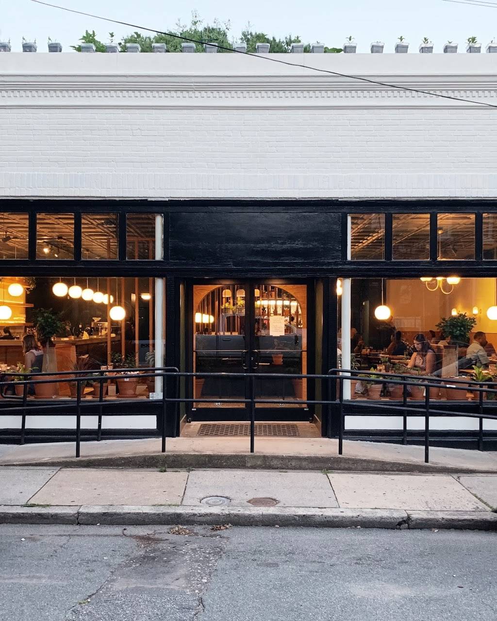 Scuffletown Garden Restaurant & Bar | restaurant | 421 Strawberry St, Richmond, VA 23220, USA | 8049121297 OR +1 804-912-1297