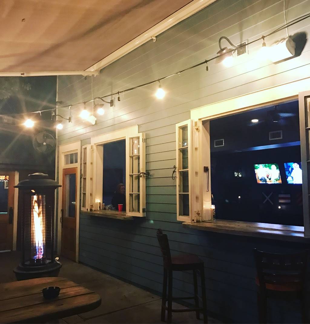 Mid City Yacht Club | restaurant | 440 S St Patrick St, New Orleans, LA 70119, USA | 5044832517 OR +1 504-483-2517