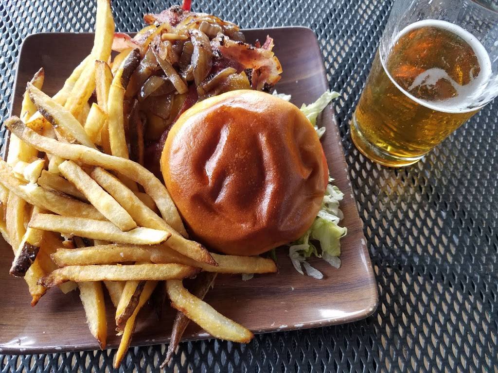 Hornets Nest Grille | restaurant | 9876 Main St, Damascus, MD 20872, USA | 3012533707 OR +1 301-253-3707