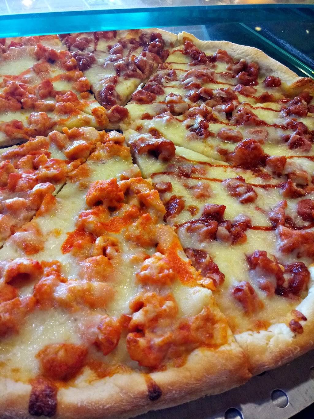 La Roma Pizza | restaurant | 401 Horseblock Road, Farmingville, NY 11738, USA | 6317362600 OR +1 631-736-2600