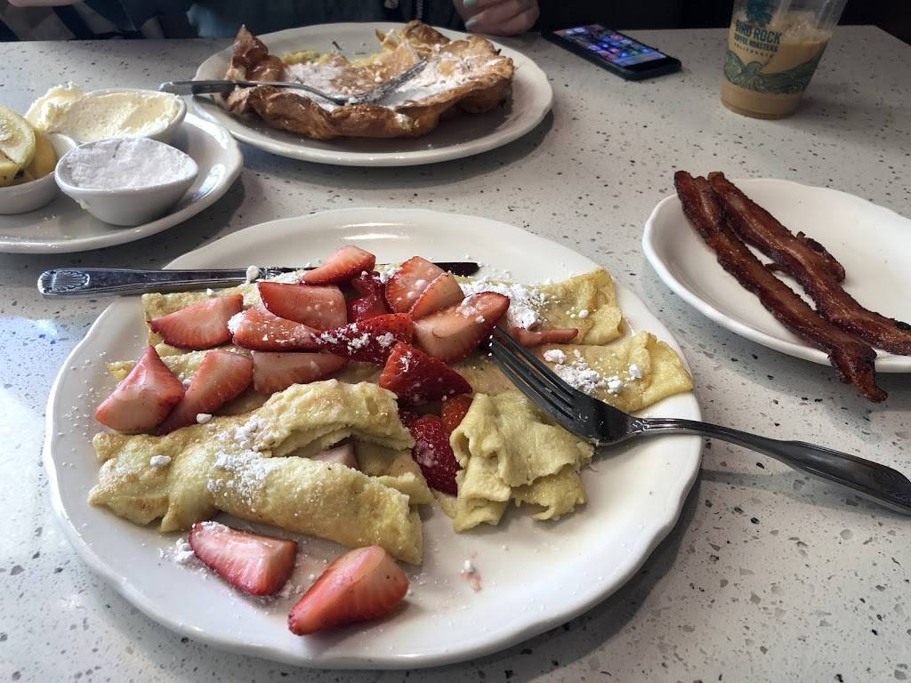 Richard Walkers Pancake House | restaurant | 2656 Gateway Rd, Carlsbad, CA 92009, USA | 7608938400 OR +1 760-893-8400