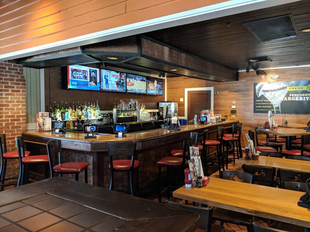 Chilis Grill & Bar | restaurant | 819 S College Rd, Wilmington, NC 28403, USA | 9103131477 OR +1 910-313-1477