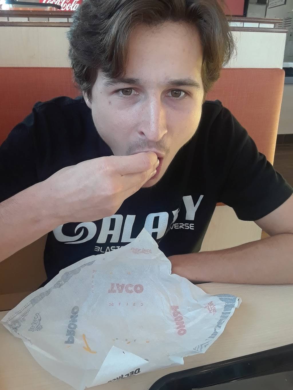 Del Taco | restaurant | 2933 N Chester Ave, Bakersfield, CA 93308, USA | 6612188135 OR +1 661-218-8135