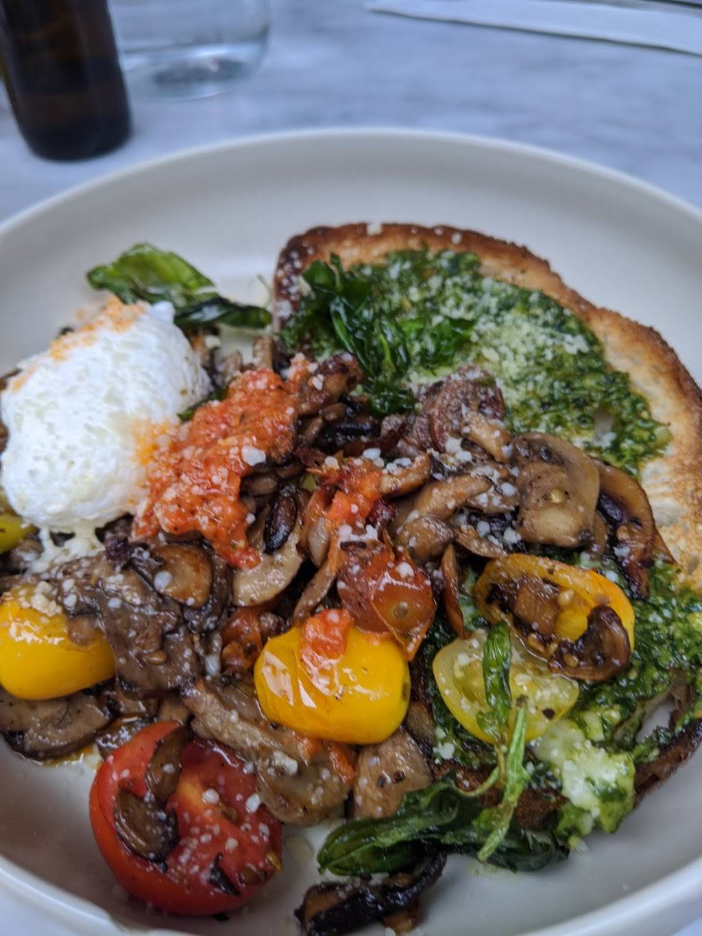 Hole In The Wall | restaurant | 445 E 35th St, New York, NY 10016, USA | 6467558151 OR +1 646-755-8151