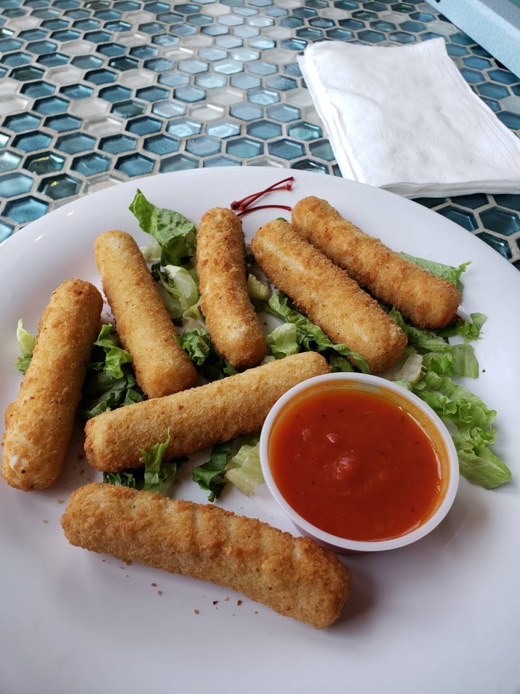 Breezers Tiki Bar | restaurant | 103800 Overseas Highway, MM 103.8, Key Largo, FL 33037, USA | 3054530000 OR +1 305-453-0000