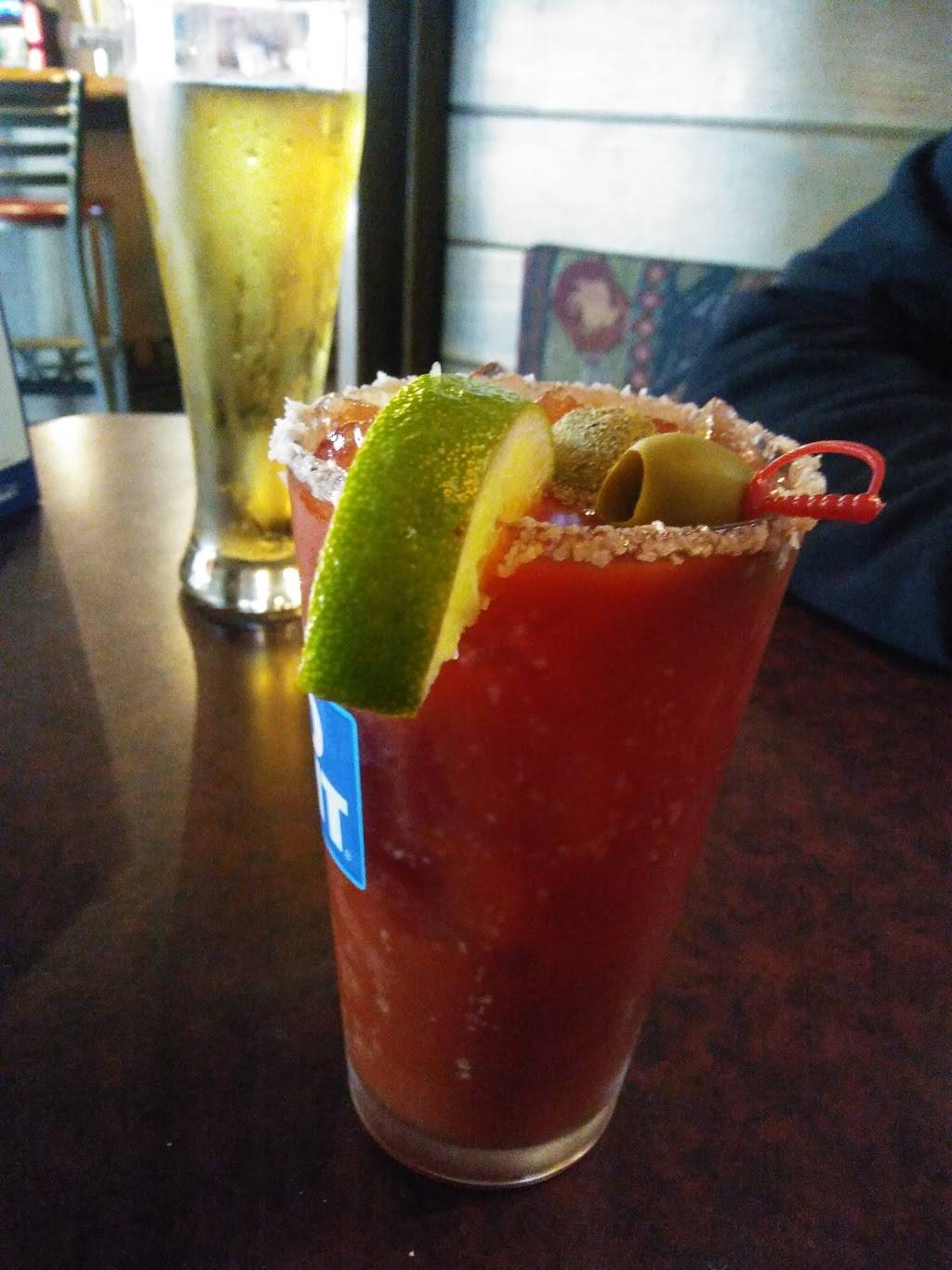 Mavericks Firewater Grill - Sports Bar - Craft Beer - Wings | restaurant | 535 E Eads Pkwy, Greendale, IN 47025, USA | 8125376600 OR +1 812-537-6600