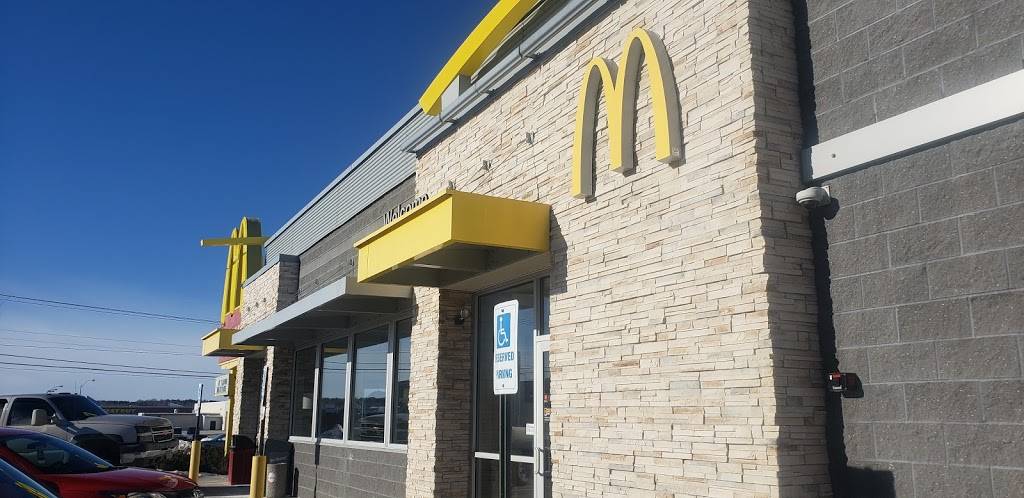 McDonalds | cafe | 665 Hogan Rd, Bangor, ME 04401, USA | 2079427567 OR +1 207-942-7567