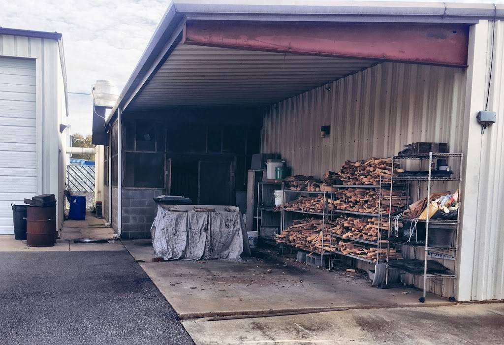 BBQ King | restaurant | 2613 E Main St, Lincolnton, NC 28092, USA | 7047351112 OR +1 704-735-1112