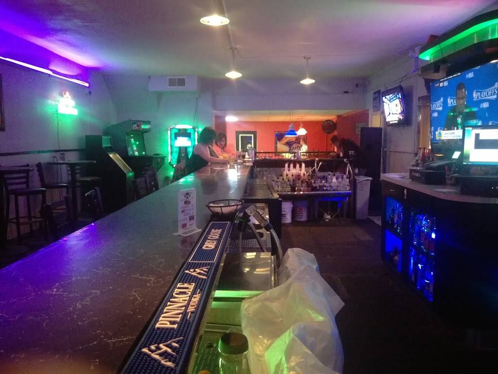 Spot Sports Bar & Grill | restaurant | 500 N Central Ave, Marshfield, WI 54449, USA | 7153847822 OR +1 715-384-7822
