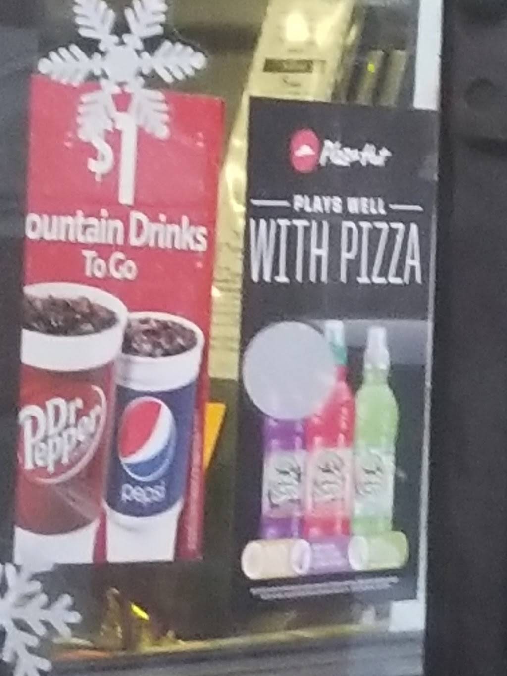 Pizza Hut | meal takeaway | 556 Main St, Wellsville, OH 43968, USA | 3305326200 OR +1 330-532-6200